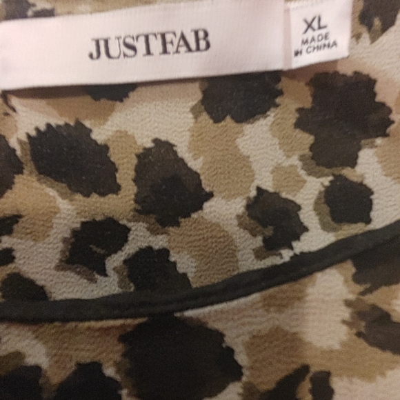 Off shoulder with straps - Picture 5 of 5